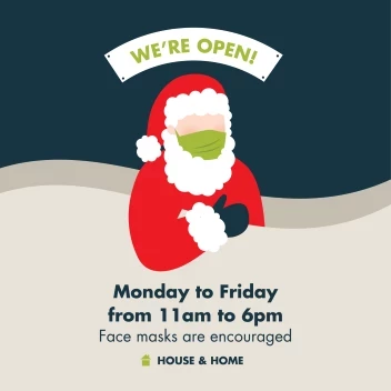 Santa Encourages a Face Mask